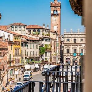 Appartamento Hoomee Piazza Erbe, Verona
